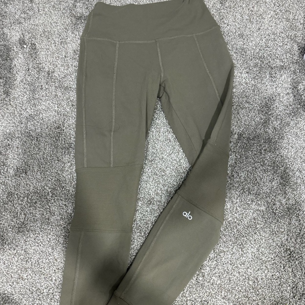 ALO Yoga Olive Leggings